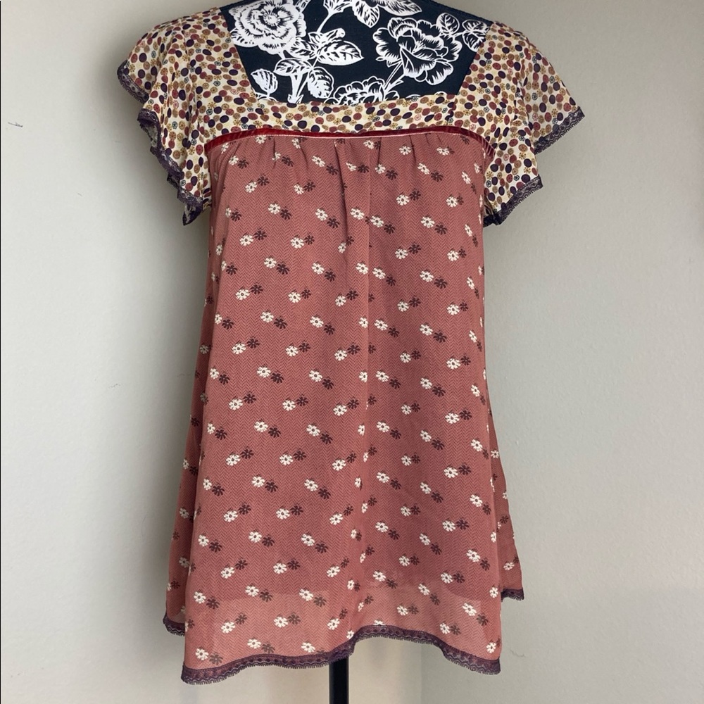 Anthropologie Nick and Mo Contrast, Floral, & Ruffle Sleeve Blouse Medium